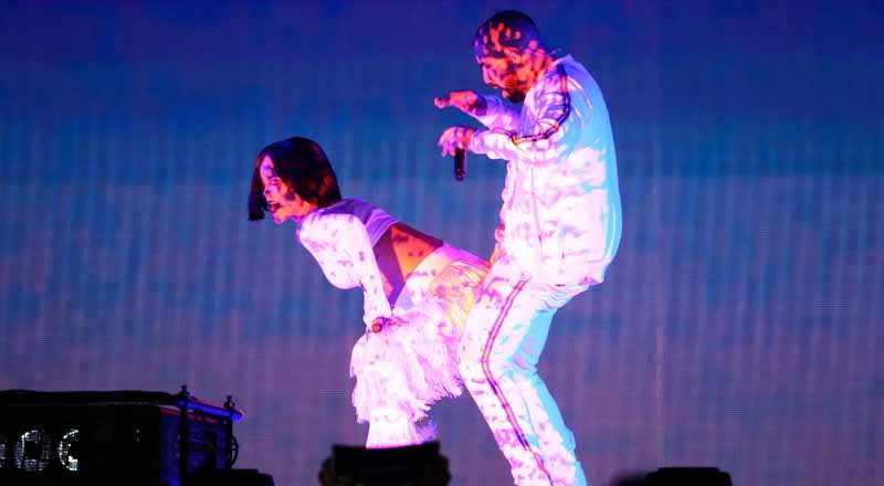 Rihanna en candente baile con Drake (video)