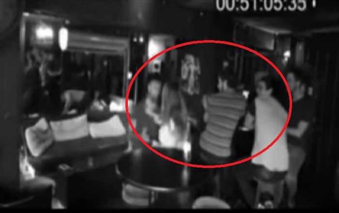 Una joven propina paliza a sujetos que la molestaban en un bar