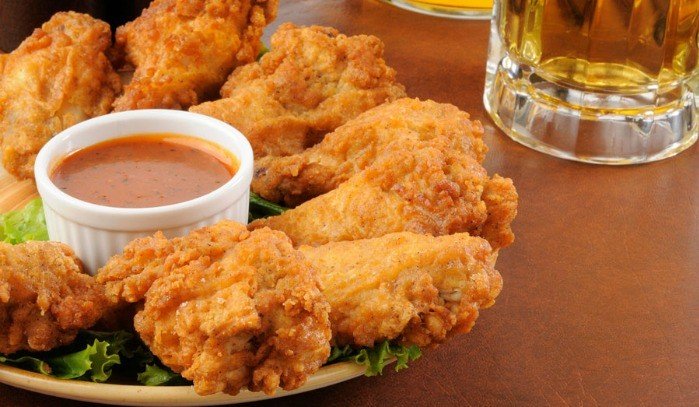 Muere en concurso de KFC de quién comía pollo más rápido