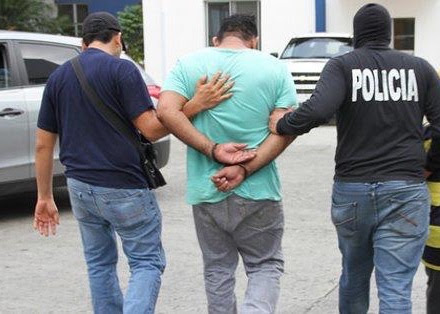 Solo dos años de cárcel a ex policías extorsionadores