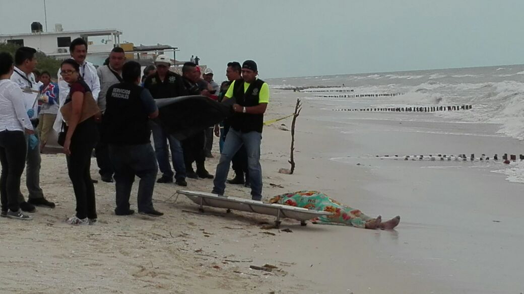 Vacacionista muere ahogado en una playa de Yucatán