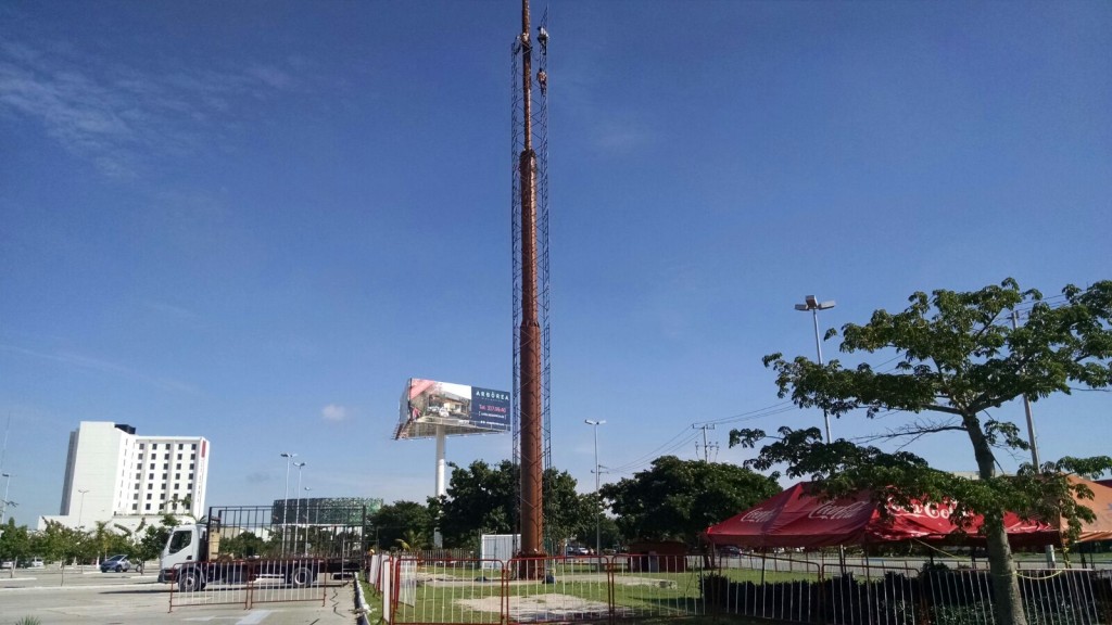 Supuesta bomba en el centro comercial Macroplaza