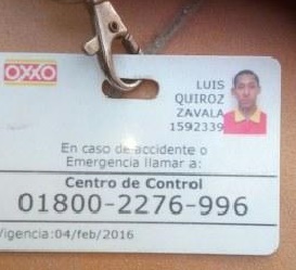 Entra a robar, se va con las manos vacías y olvida su gafete de Oxxo