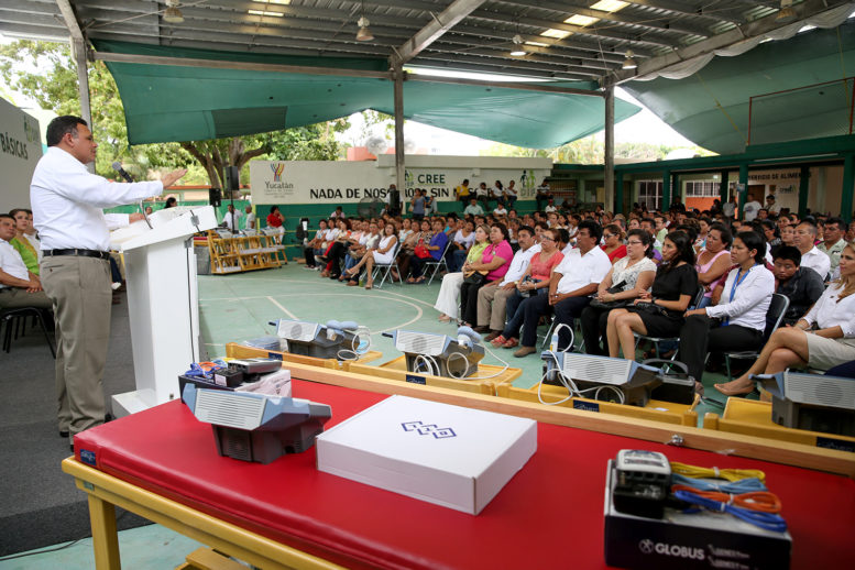 Entregan equipos a las Unidades Básicas de Rehabilitación.