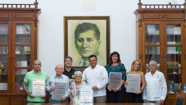 El Gobernador reconoce a glorias del basquetbol yucatecogg