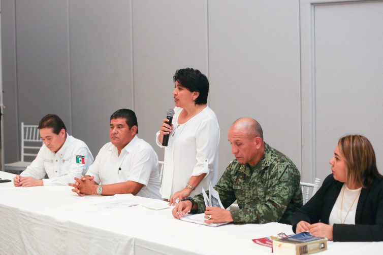 Autoridades municipales participan en taller sobre artificios pirotécnicos