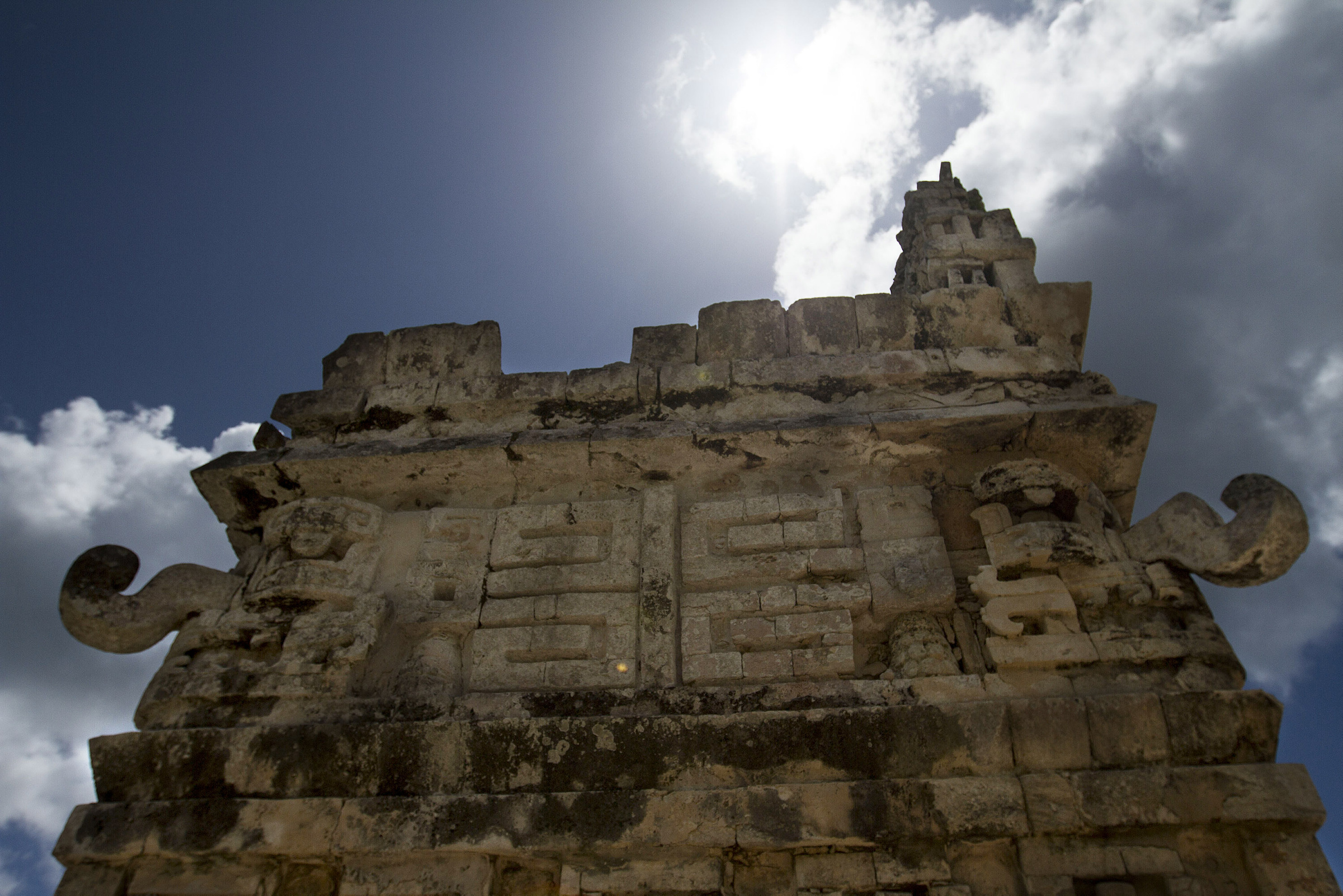 Sacerdotes mayas rezan para que no haya más accidentes trágicos en carreteras