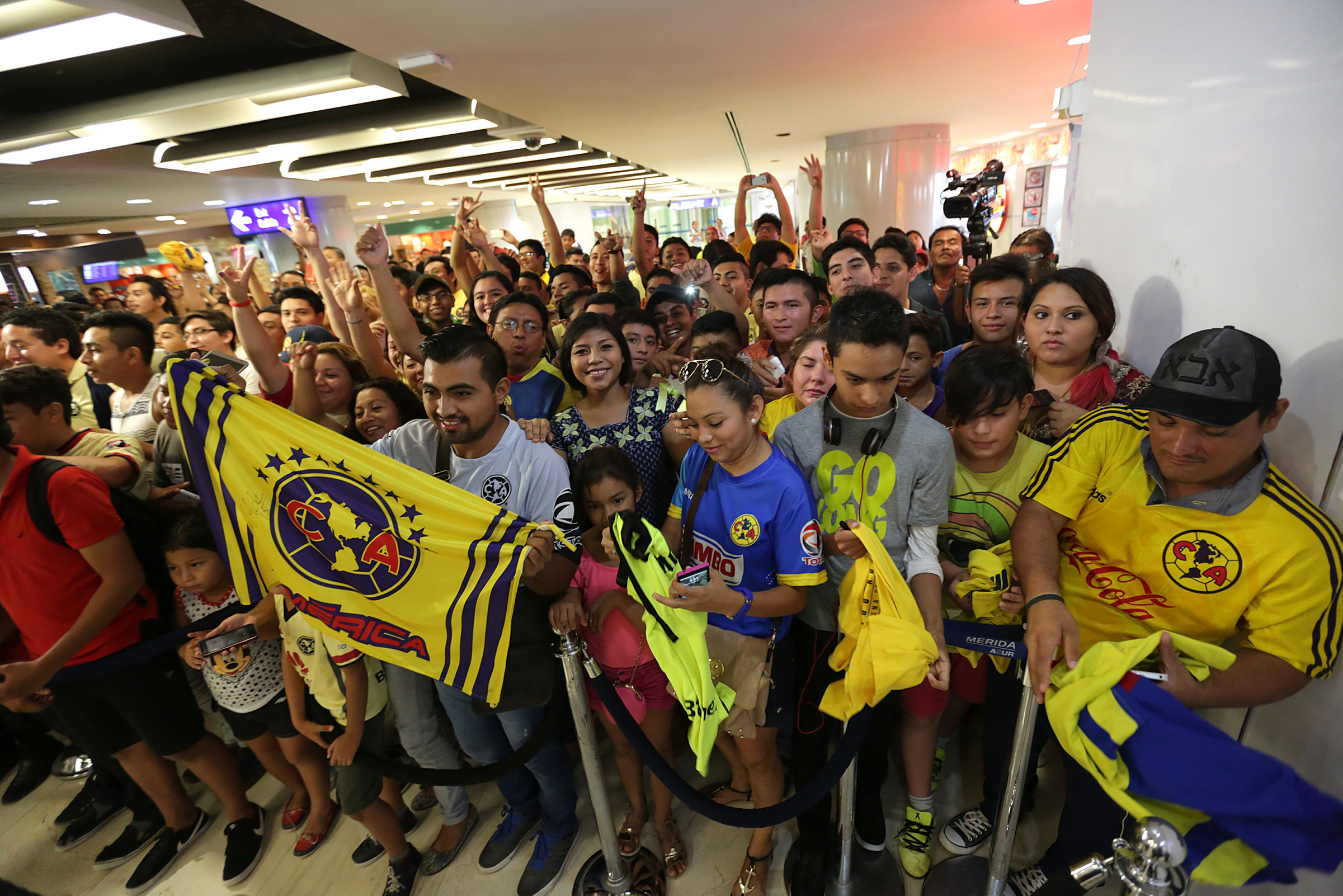 Ódiame más: fui al aeropuerto a recibir al América