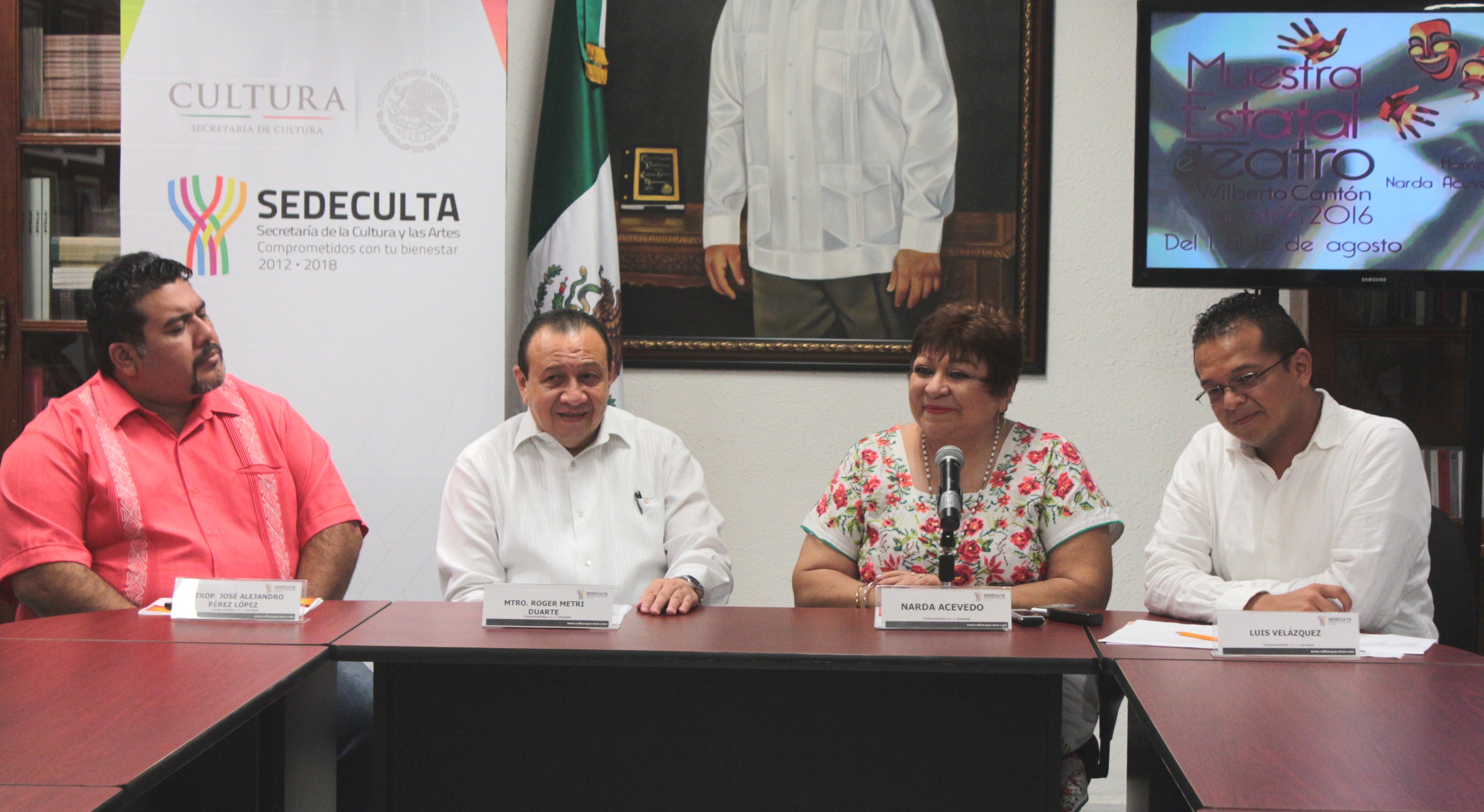 Rinden homenaje a Narda Acevedo ‘Chonita’ en muestra de teatro regional