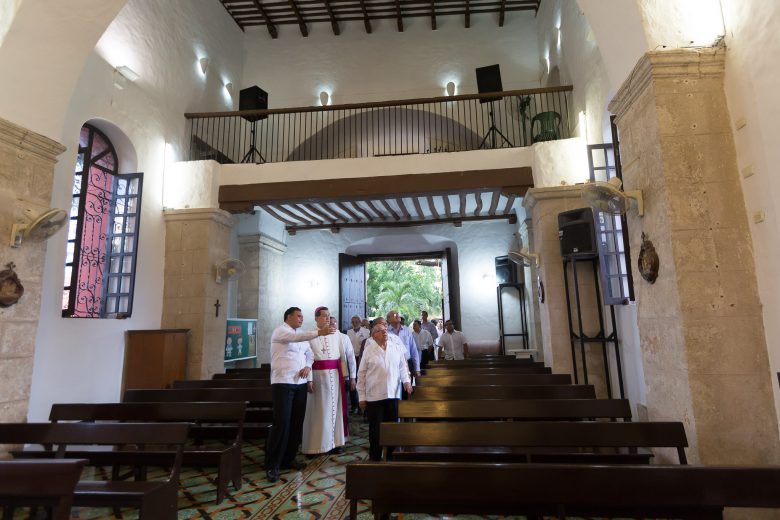 Supervisan trabajos de mantenimiento y conservación de la iglesia de Santa Lucía.