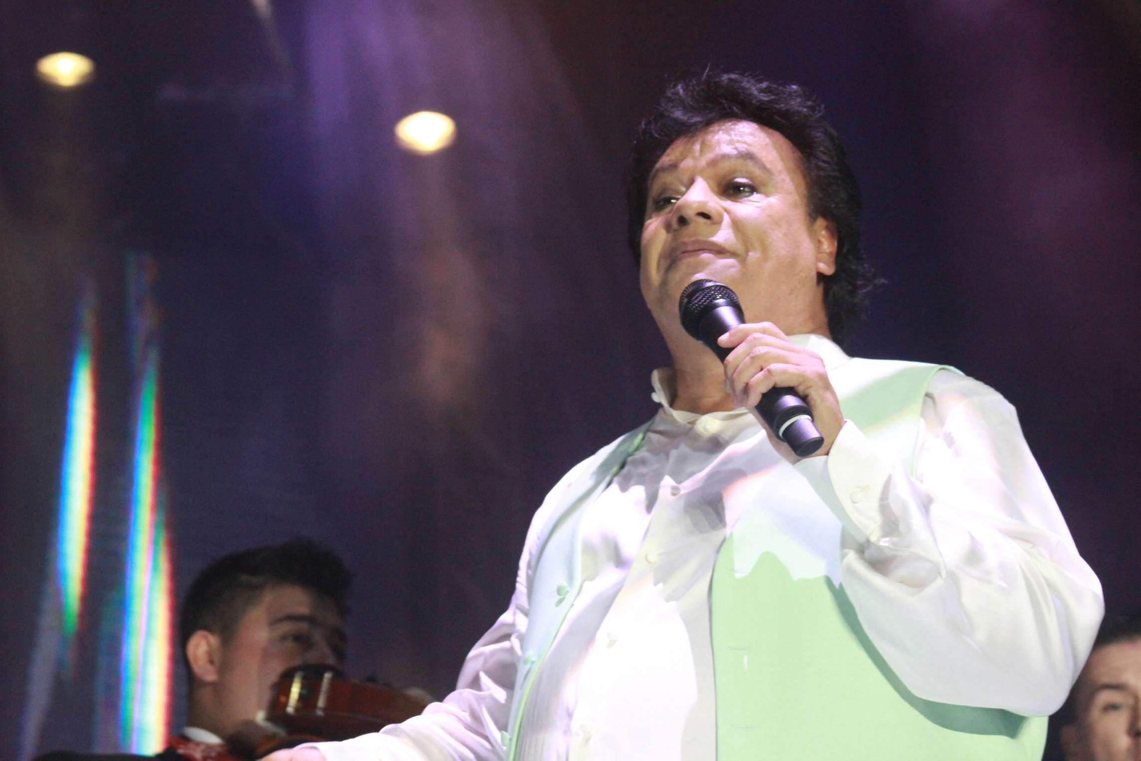 Muere Juan Gabriel a los 65 años, de un infarto