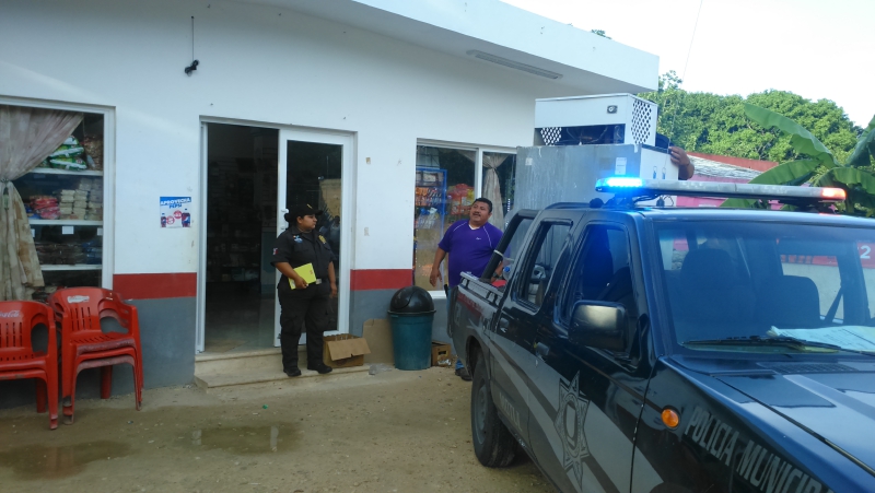 En vez de leche y huevos, comisario vendía cervezas en una tienda Diconsa