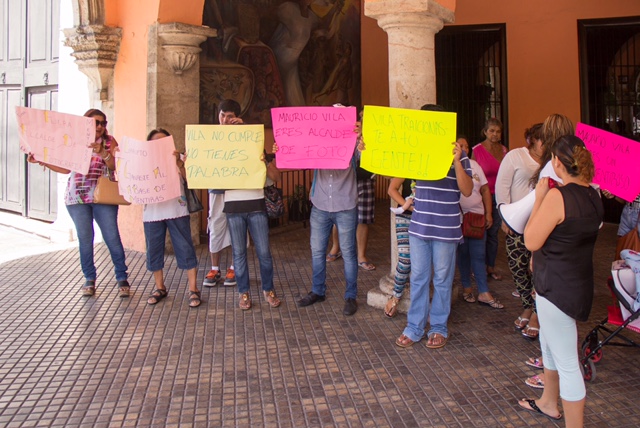 Protestan contra Vila por desatención y malos servicios en Mérida