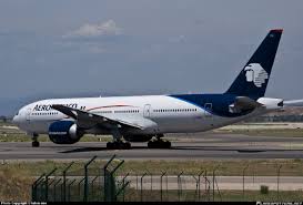 Pasajera se baja del avión y genera caos en el aeropuerto de Mérida