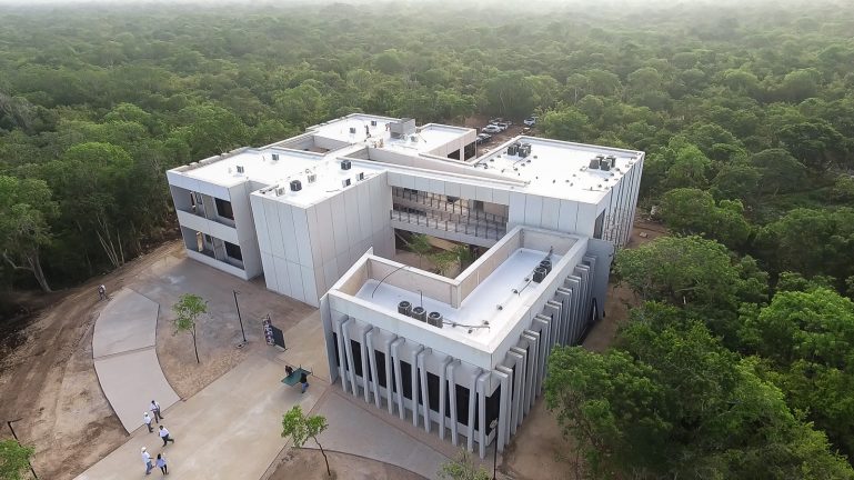 Universidad Politécnica de Yucatán, con 90 por ciento de avance.