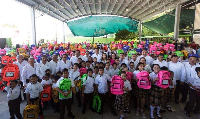 Bienestar Escolar llega a más de un millón de estudiantes