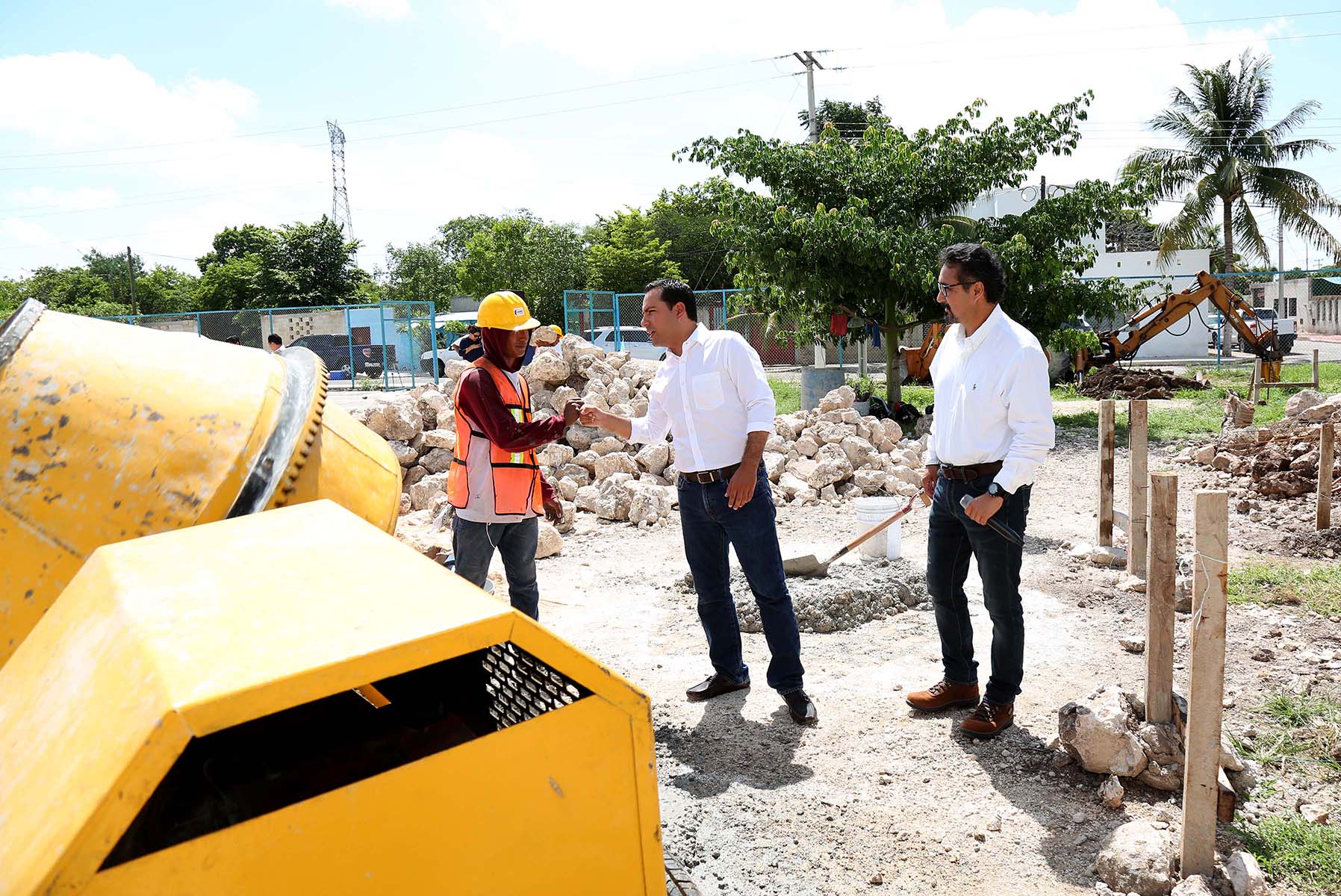 Mauricio Vila supervisa obras en nueva ‘Base Oriente’