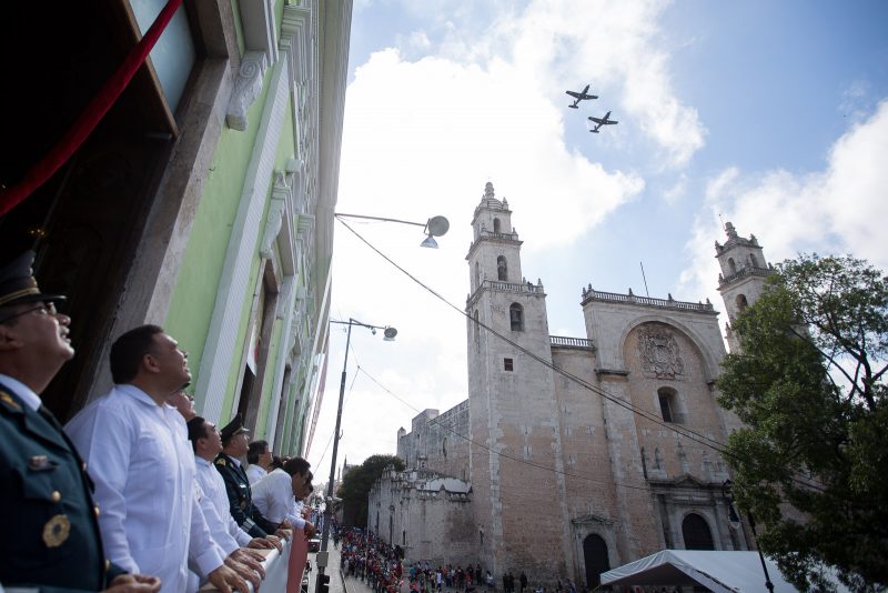 Marcialidad y gallardía, en el desfile de la Independencia en Mérida