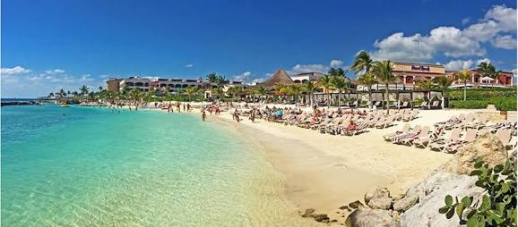 Empresarios buscan prohibir los ‘todo incluido’ de la Riviera Maya