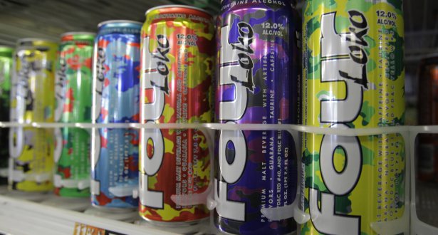 Four Loko, la bebida para perder la virginidad que enloquece a los jóvenes