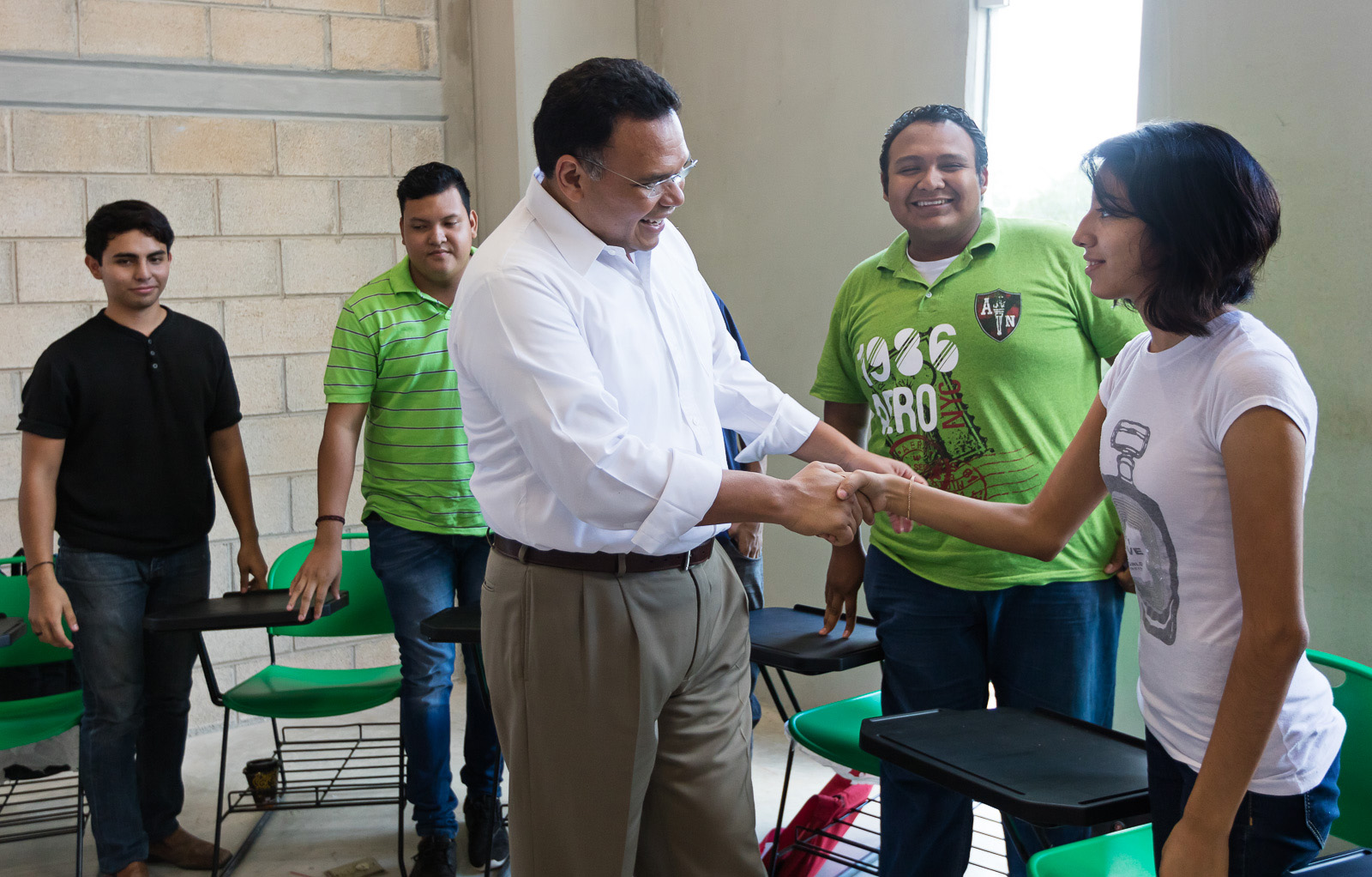 Estudiantes de la UPY diseñan futuro económico de Yucatán