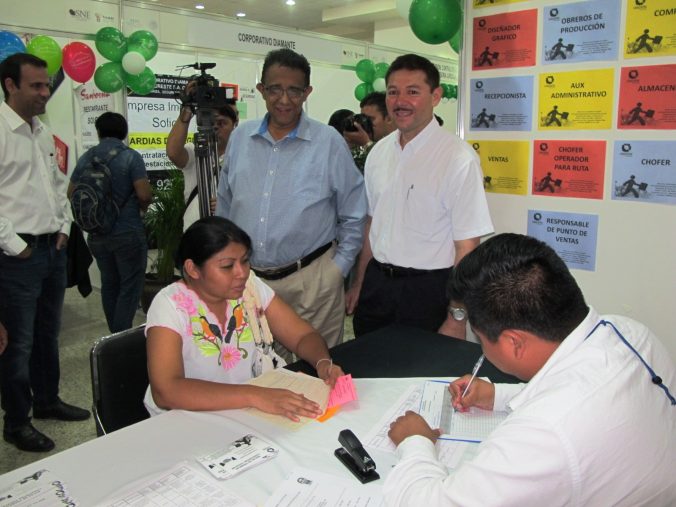 Ofrecen más de dos mil vacantes en Feria de Empleo.