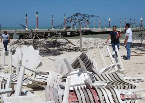 Nueve ejidatarios detenidos por incendiar camastros en la playa