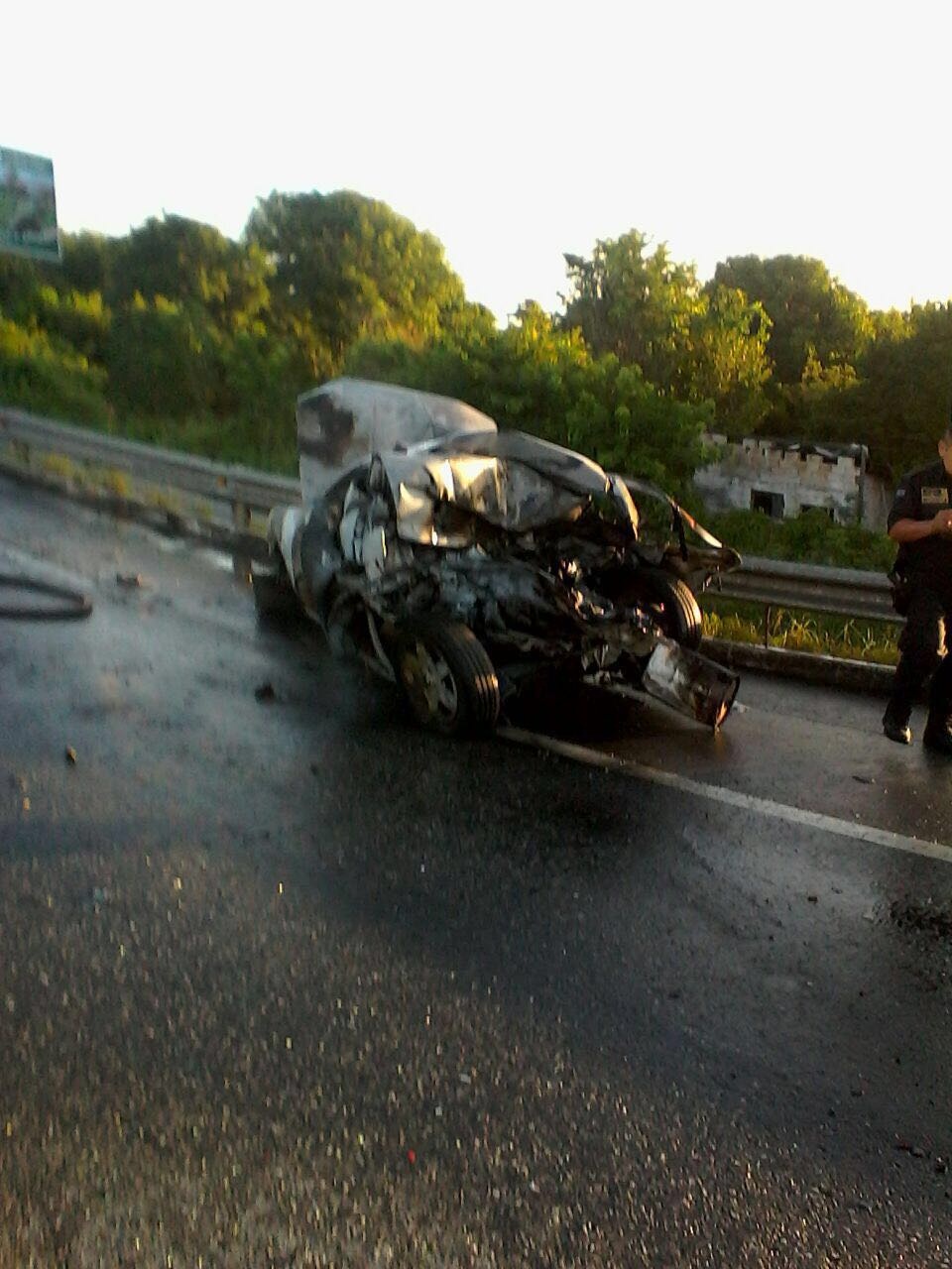 Fatal accidente en la vía Mérida-Progreso: muere quemado un conductor