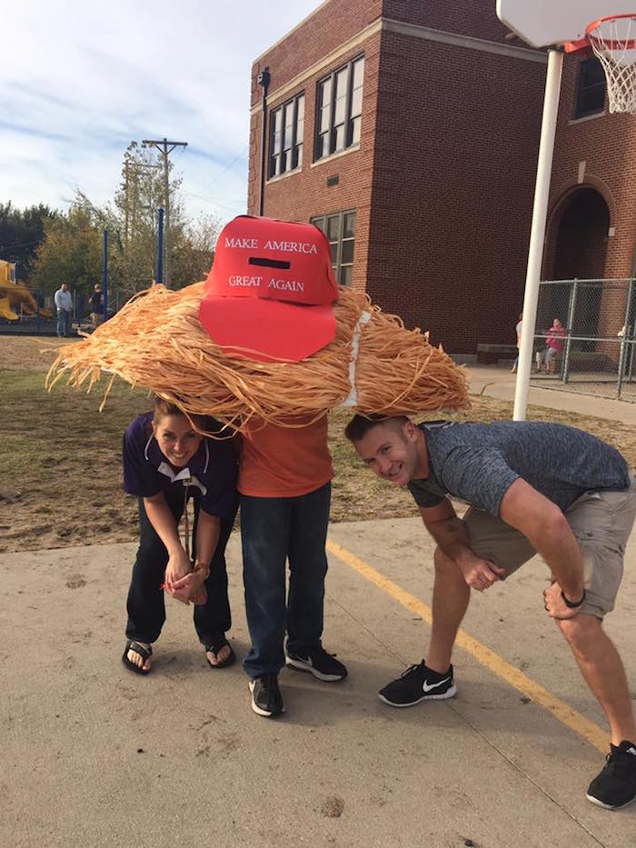 Por Halloween, niño se disfraza de la cabellera de Donald Trump