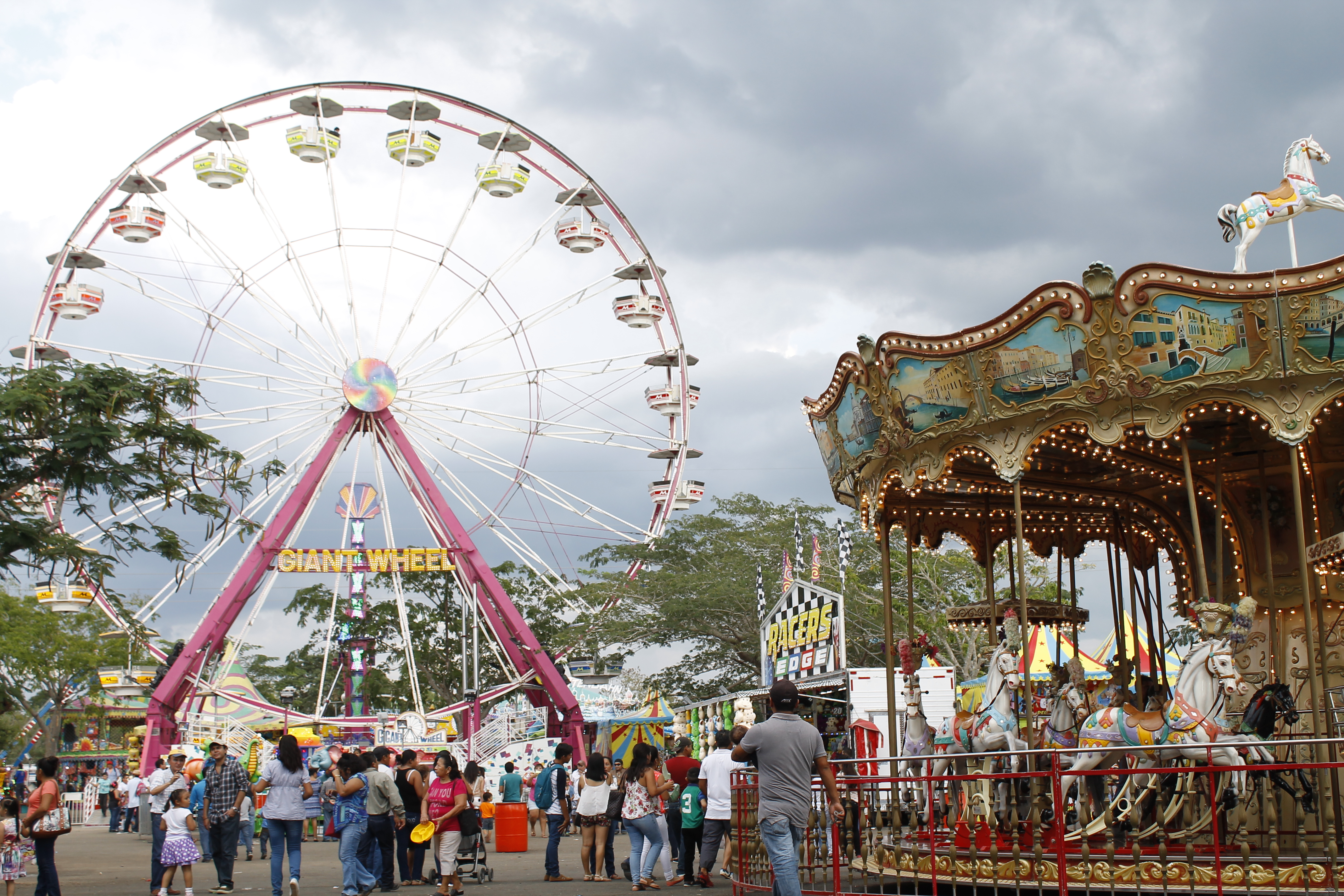 Mucha diversión en el primer domingo de la Feria Yucatán 2016