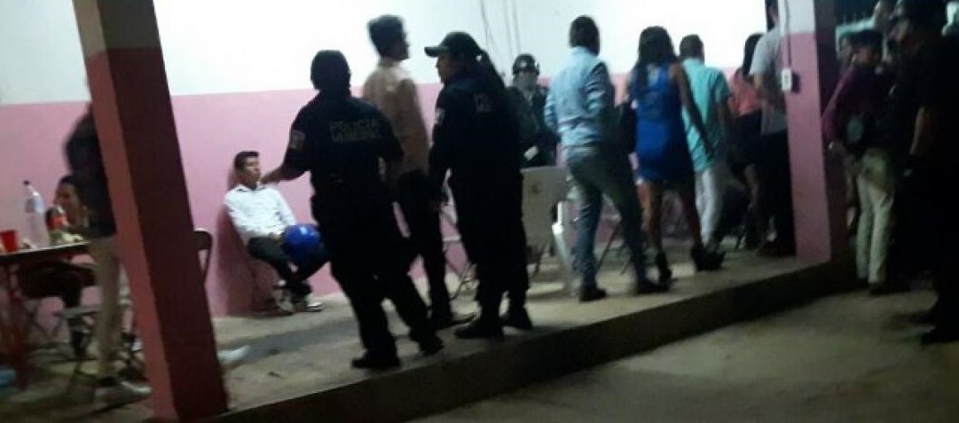 Desmantelan fiesta clandestina: 32 detenidos, incluyendo 10 menores