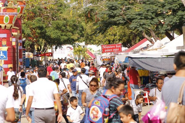 Un éxito las creaciones de artesanas yucatecas en la Feria de X’matkuil