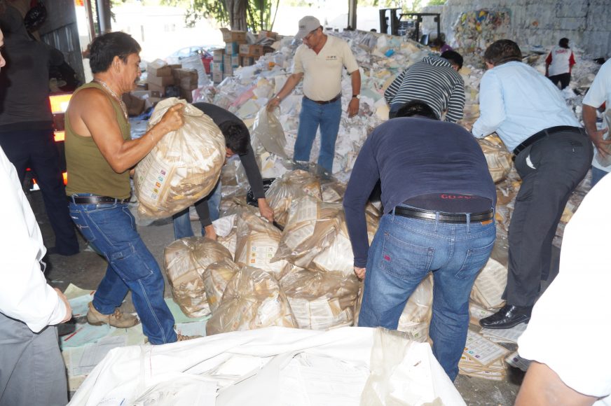 Destruyen material electoral en Yucatán