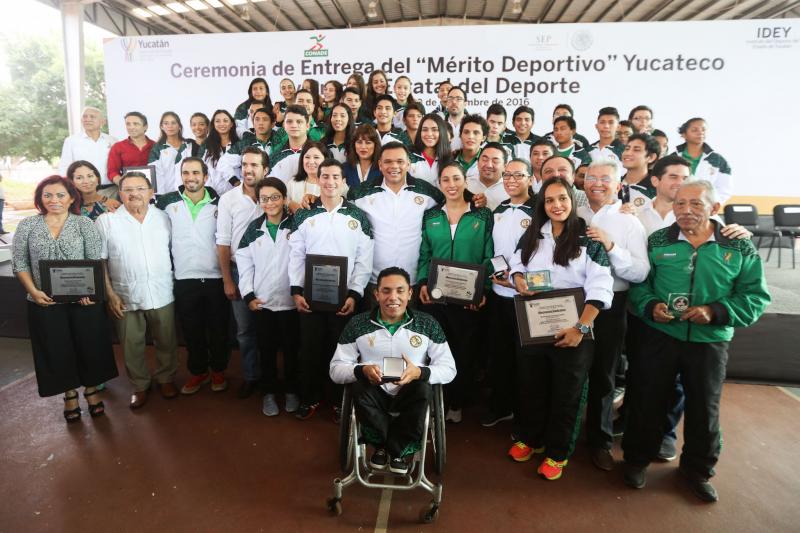 Entregan Mérito Deportivo y el Premio Estatal del Deporte 2016.