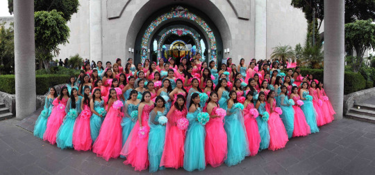 Fiesta multitudinaria de Xv años en Yucatán