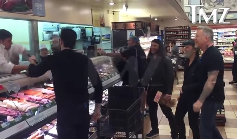 Metallica sorprende cantando ‘Enter Sandman’ en supermercado