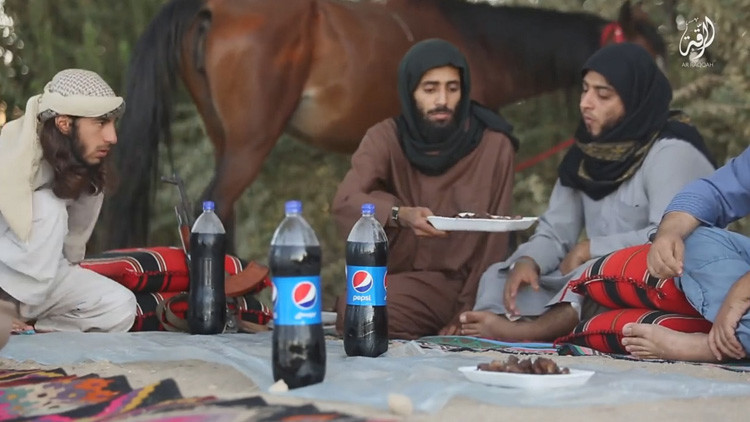 ¿Por qué ahora los terroristas toman ahora Pepsi? Es parte de su nueva estrategia