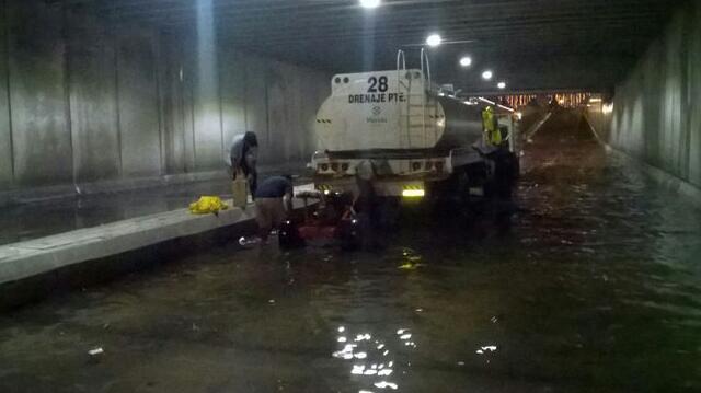 Lluvia causa estragos e inunda el Paso Deprimido