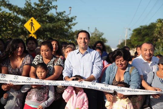 Inauguran repavimentación de transitada vía del poniente de Mérida