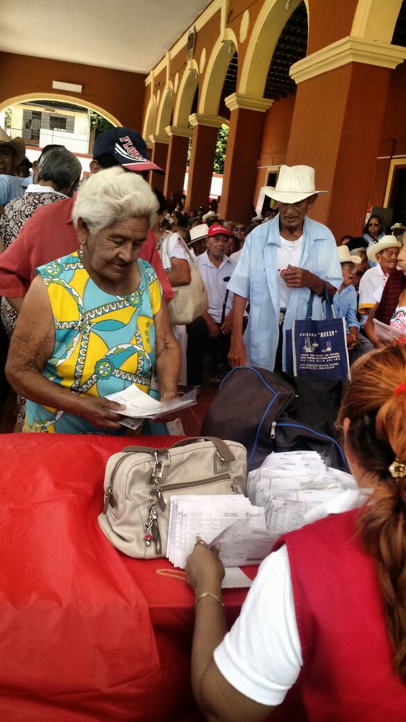 Adultos mayores ya no tendrán que ir a demostrar que están vivos