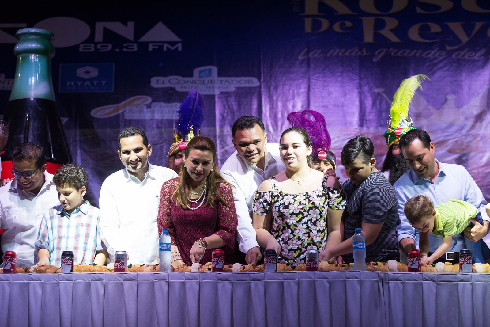 Familias yucatecas comparten mega Rosca de Reyes