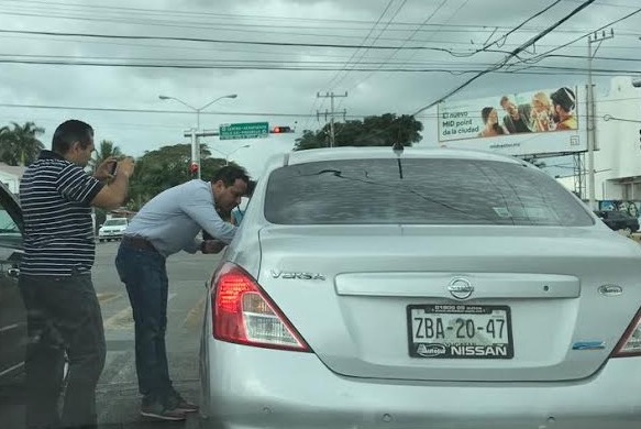 Presidente del PAN protesta contra gasolinazo con tenis de $16,000