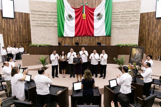 Homenaje a destacada investigadora yucateca