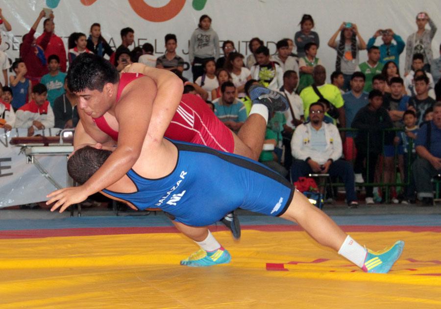 Este mes, el estatal de luchas asociadas en el Complejo Deportivo Kukulcán