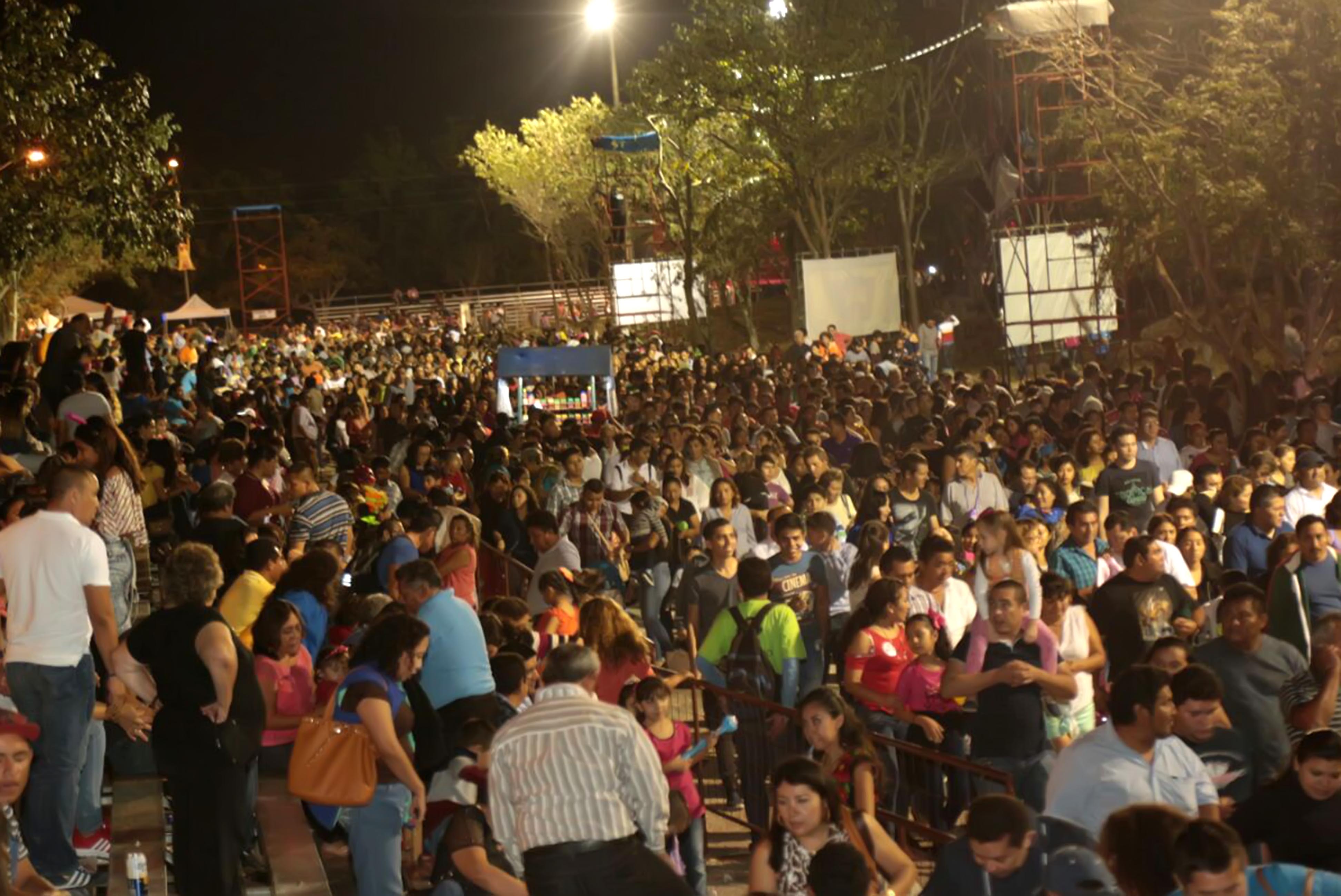 Tras accidente, clausuran juego mecánico en Plaza Carnaval