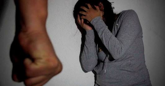 Al penal por propinarle cobarde golpiza a su mujer