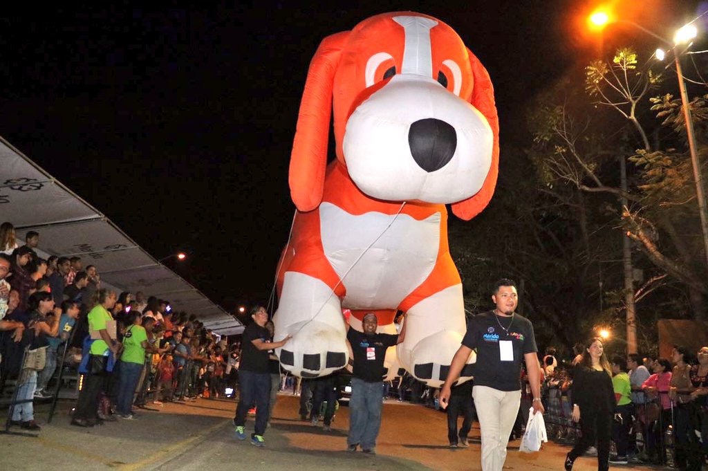 Desfile de Corso reúne en Plaza Carnaval a 45,000 personas