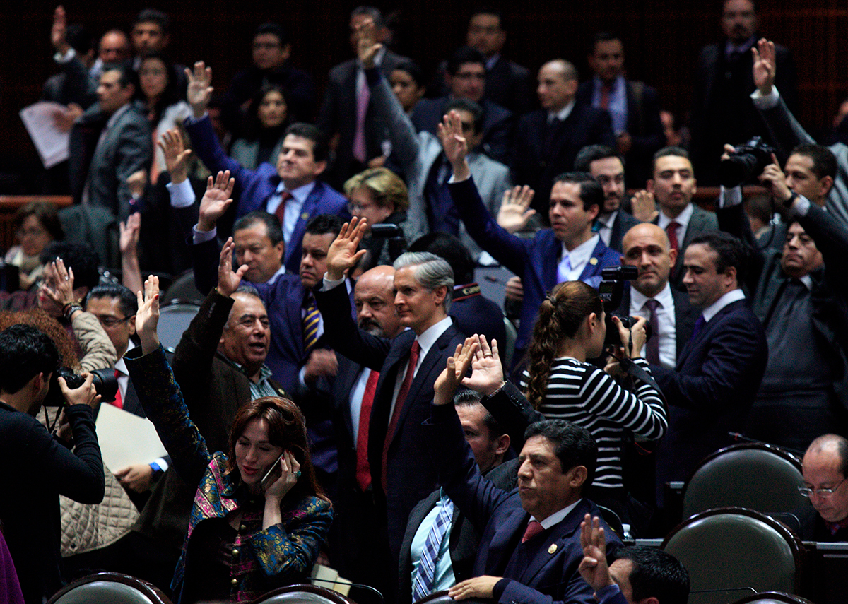 Diputados aprueban reducir 50% el salario cuando el trabajador enferme por causa laboral