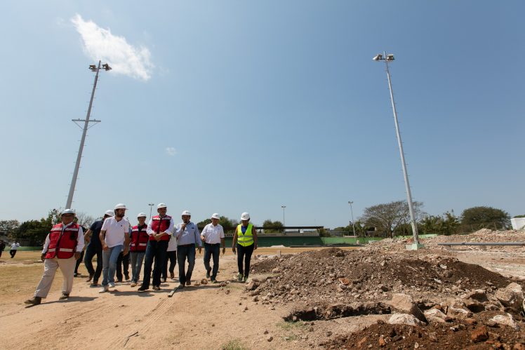 Avanza modernización de la unidad deportiva “Villa Palmira”.