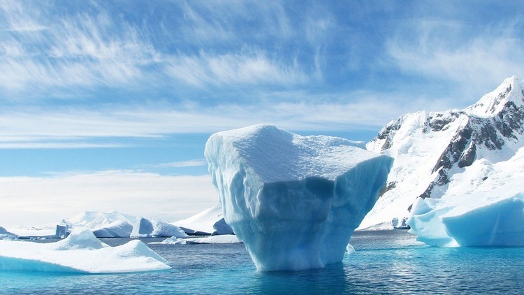 Emiratos Árabes Unidos remolcará un iceberg para obtener agua potable